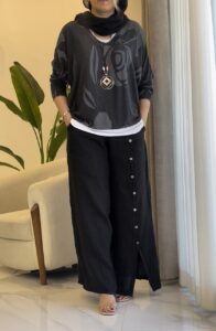 بلوز دوتیکه ایتالیایی طرح کویین - Image 2