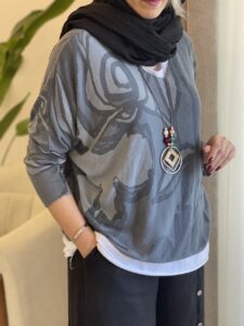 بلوز دوتیکه ایتالیایی طرح کویین - Image 4