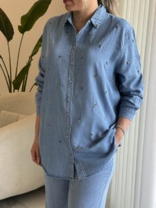شومیز جین نگین دوزی ترک اورجینال طرح گل رنگی - ابی روشن - Image 4