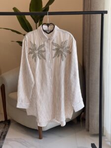شومیز  راه راه لینن سنگدوزی ترک اورجینال طرح  2 گل - Image 5