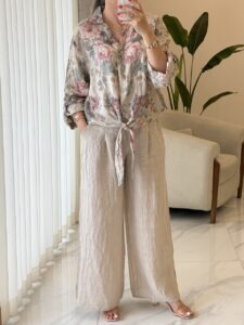 ست شومیز و شلوار لینن ایتالیایی طرح جلو گره ای رز مات - Image 2