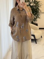 شومیز لینن ایتالیایی طرح یاس آبی - گرم بالا - Image 3