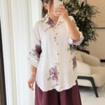 شومیز لینن ایتالیایی طرح گل عنابی - گرم بالا