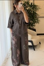 ست شومیز و شلوار لینن ایتالیایی طرح گل - گرم بالا - Image 3